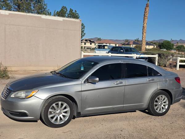 2013 Chrysler 200 LX 4dr Sedan Automatic — photo 1
