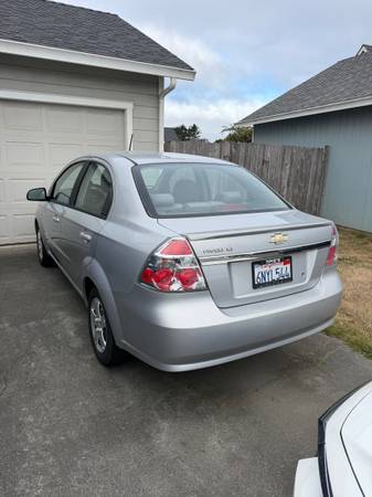 2010 Chevrolet Aveo Aveo 5 LT w 2LT 4dr Hatchback Manual — photo 3