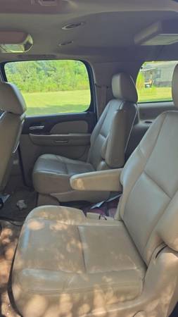 2013 Chevrolet Suburban 1500 LTZ — photo 8