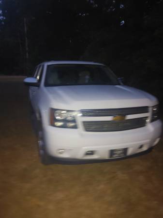 2013 Chevrolet Suburban 1500 LTZ — photo 4