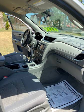 2014 Chevrolet Traverse LS All-wheel Drive Automatic — photo 6