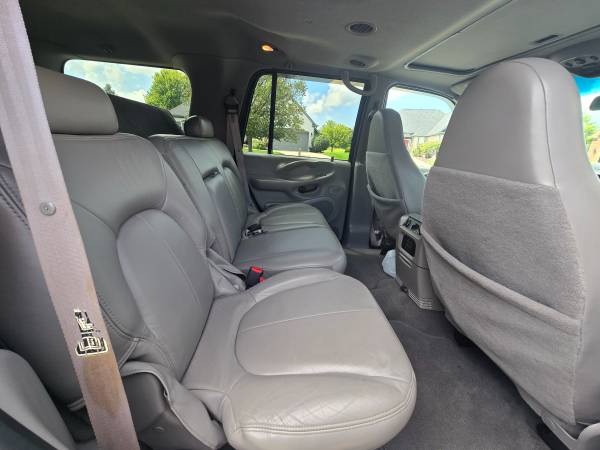 2001 Ford Expedition XLT 4dr 4x2 Automatic — photo 5