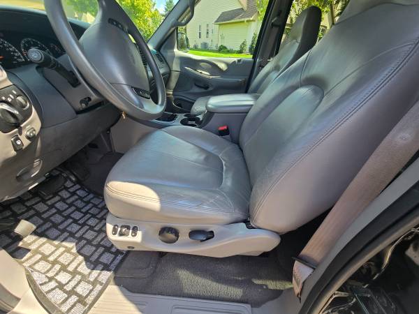 2001 Ford Expedition XLT 4dr 4x2 Automatic — photo 7