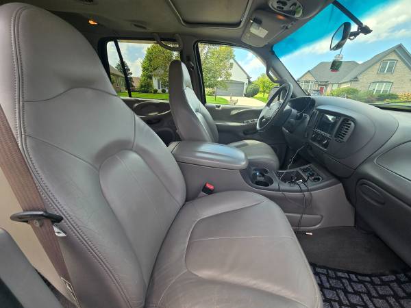 2001 Ford Expedition XLT 4dr 4x2 Automatic — photo 4