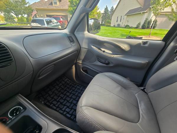 2001 Ford Expedition XLT 4dr 4x2 Automatic — photo 8