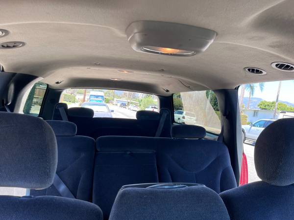 2002 GMC Yukon XL 2500 SLE 4dr 4x4 Automatic — photo 6