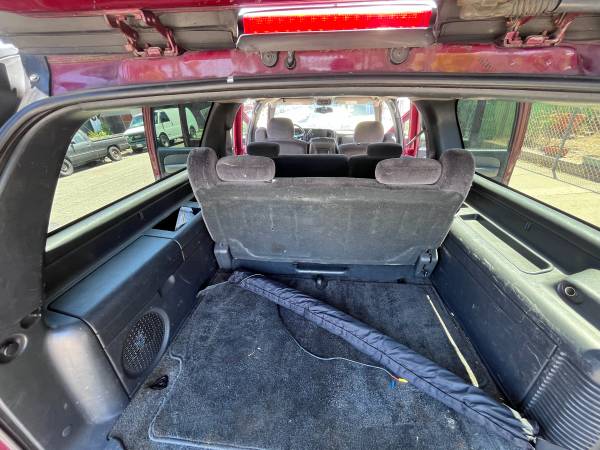 2002 GMC Yukon XL 2500 SLE 4dr 4x4 Automatic — photo 7