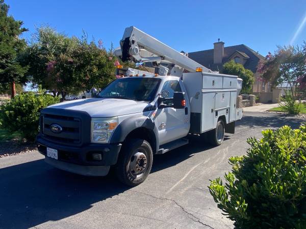 2012 Ford E 350 Super Duty XL Wagon Automatic — photo 1