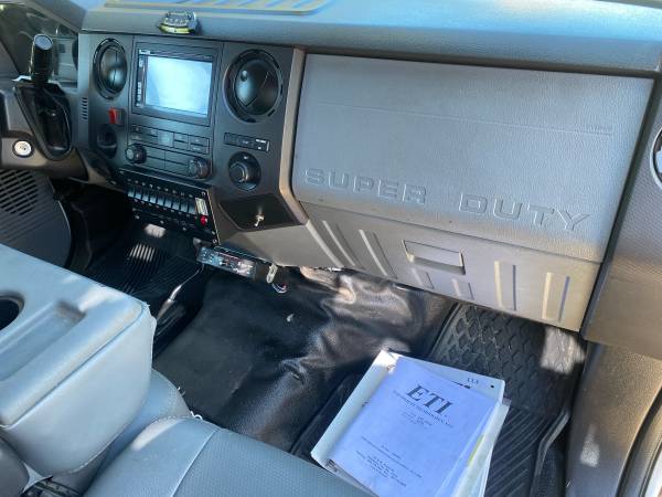 2012 Ford E 350 Super Duty XL Wagon Automatic — photo 9