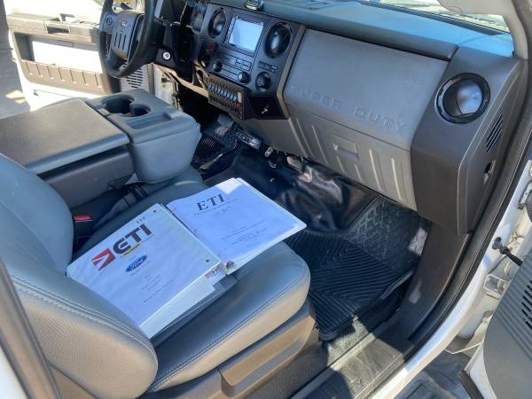 2012 Ford E 350 Super Duty XL Wagon Automatic — photo 8