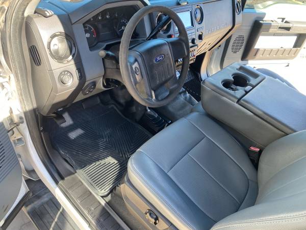 2012 Ford E 350 Super Duty XL Wagon Automatic — photo 6