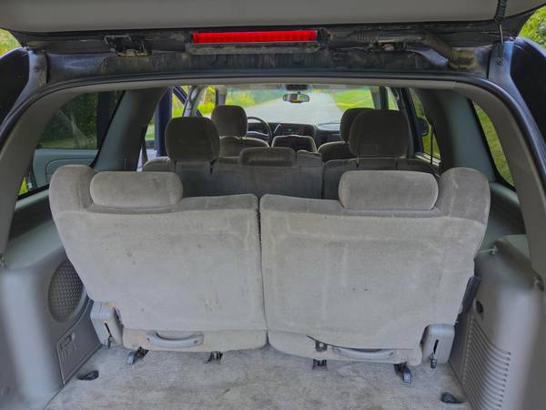 2004 Chevrolet Tahoe LT 4x2 Automatic — photo 9