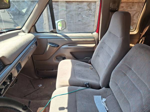1995 Ford F 150 Base 2dr Eddie Bauer Standard Cab LB — photo 6