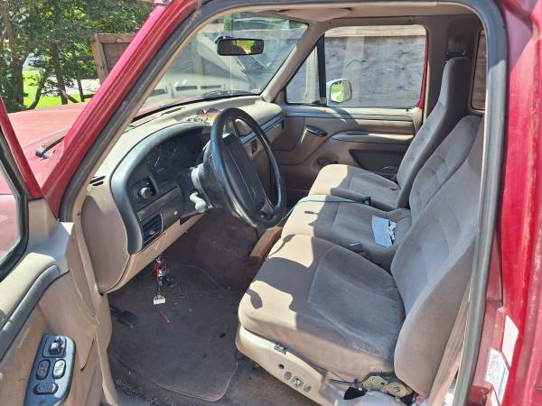 1995 Ford F 150 Base 2dr Eddie Bauer Standard Cab LB — photo 3