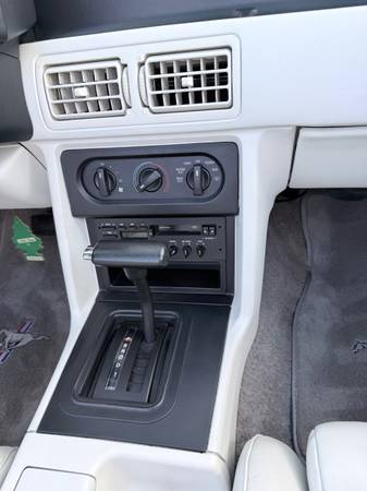 1990 Ford Mustang LX 2dr Convertible — photo 11