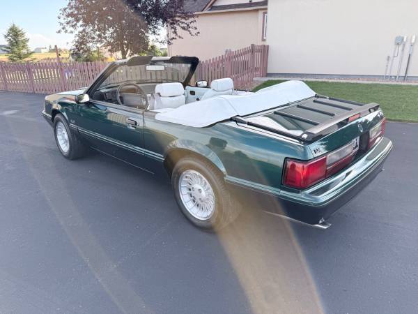1990 Ford Mustang LX 2dr Convertible — photo 4