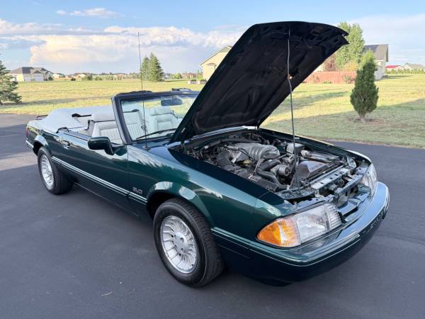 1990 Ford Mustang LX 2dr Convertible — photo 7