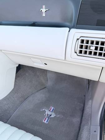 1990 Ford Mustang LX 2dr Convertible — photo 10