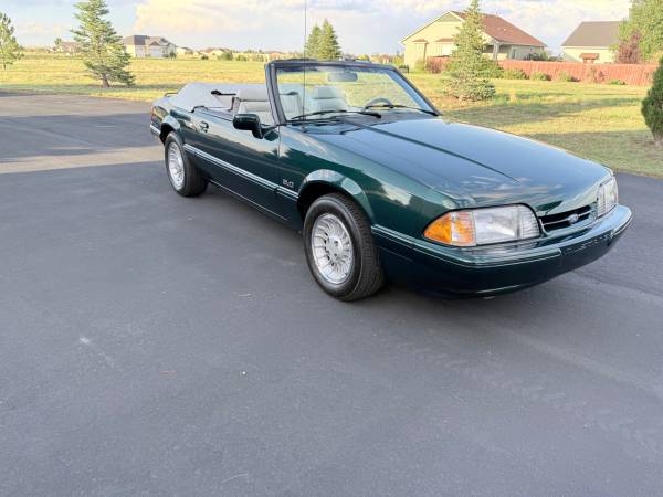 1990 Ford Mustang LX 2dr Convertible — photo 3