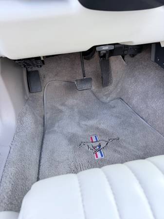 1990 Ford Mustang LX 2dr Convertible — photo 9