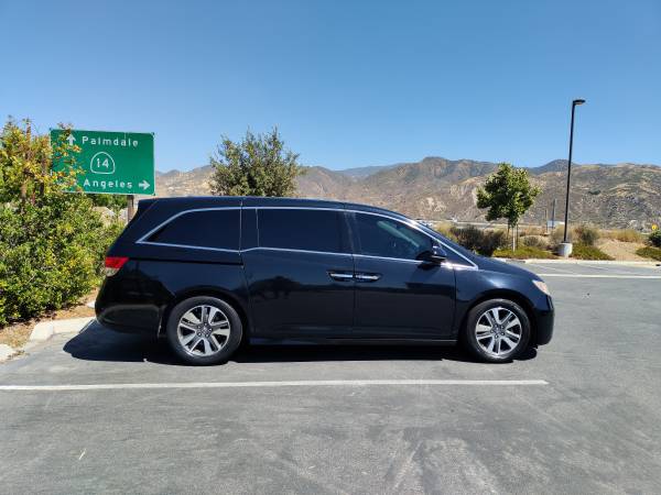 2014 Honda Odyssey Touring — photo 1