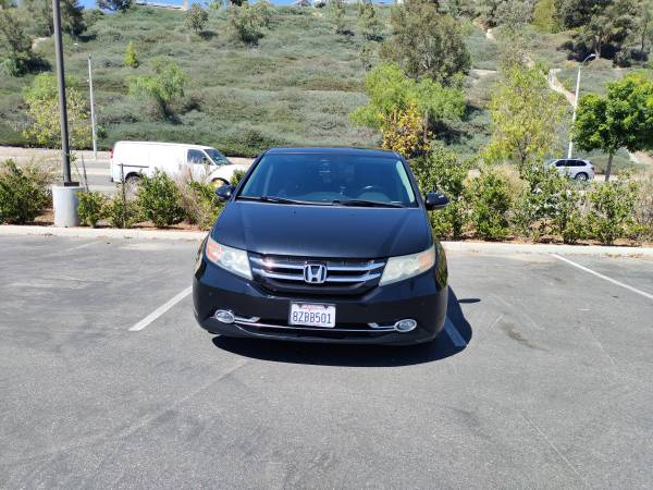 2014 Honda Odyssey Touring — photo 5