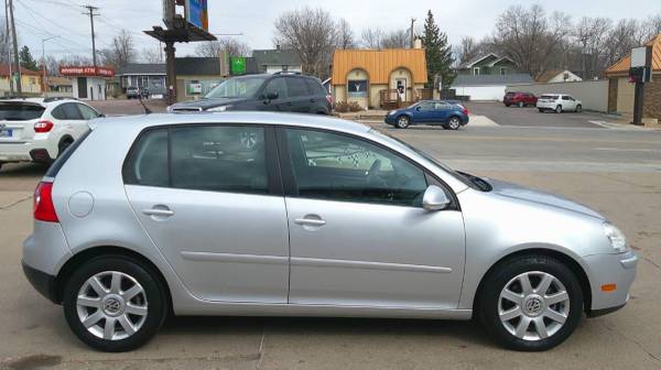 2007 Volkswagen Rabbit 2-Door 2dr Hatchback Manual — photo 1