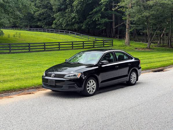 2012 Volkswagen Jetta GLI 4dr Sedan Manual — photo 4