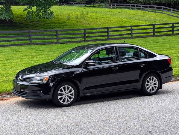2012 Volkswagen Jetta GLI 4dr Sedan Manual — photo 3