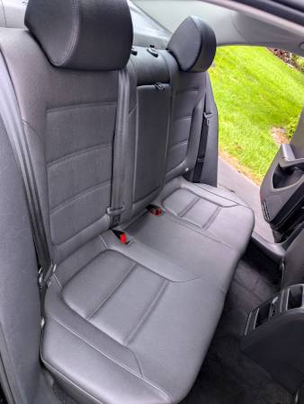 2012 Volkswagen Jetta GLI 4dr Sedan Manual — photo 11