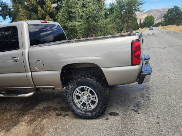 2003 Chevrolet Avalanche 2500 Base 4x4 Automatic — photo 5