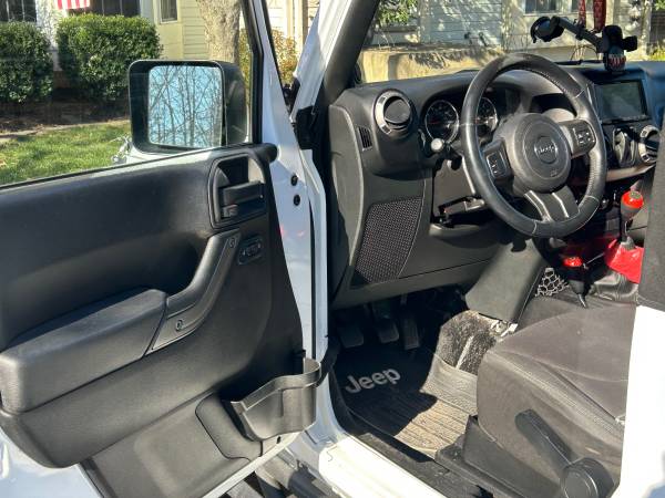 2014 Jeep Wrangler Sport 2dr 4x4 Manual — photo 7