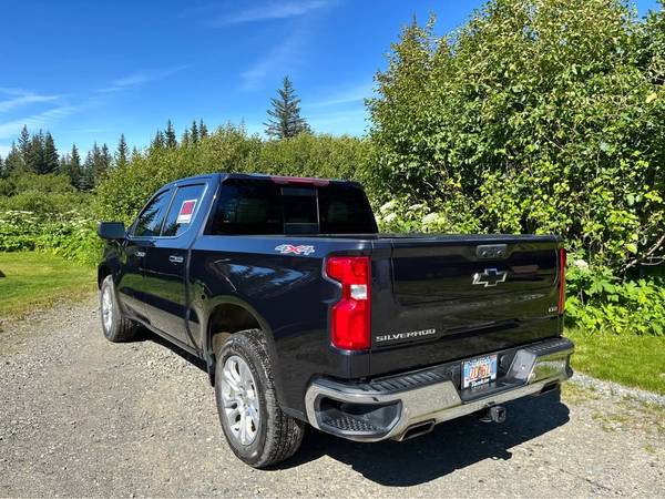 2022 Chevrolet Silverado 1500 LTZ — photo 11