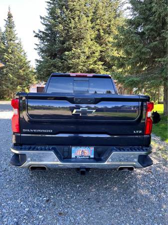 2022 Chevrolet Silverado 1500 LTZ — photo 2