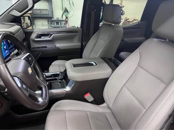 2022 Chevrolet Silverado 1500 LTZ — photo 9