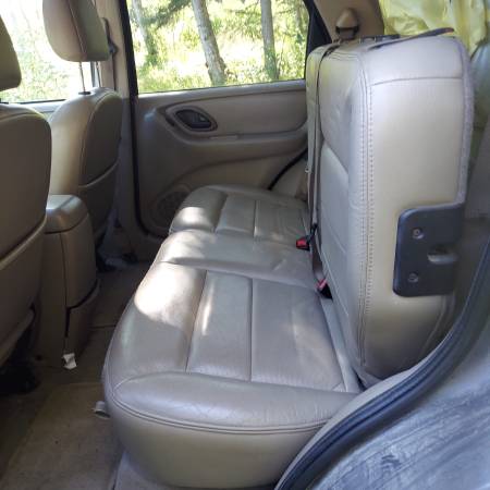 2015 Ford Excape Limited — photo 3