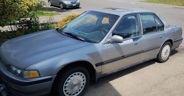 1991 Honda Accord SE 4dr Sedan — photo 2