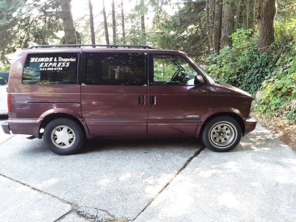 1997 Chevrolet Chevy VAN Base 3dr G2500 Cargo Van — photo 2
