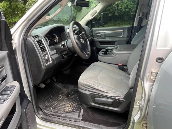 2014 RAM 2500 SLT 4x4 Mega Cab 160.5 in. WB Automatic — photo 5
