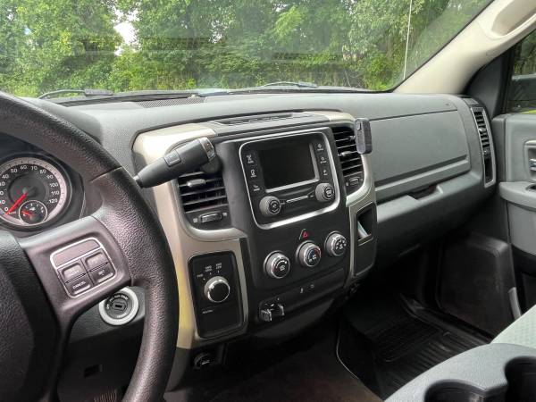 2014 RAM 2500 SLT 4x4 Mega Cab 160.5 in. WB Automatic — photo 9