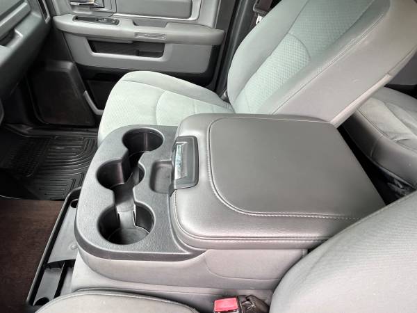 2014 RAM 2500 SLT 4x4 Mega Cab 160.5 in. WB Automatic — photo 7