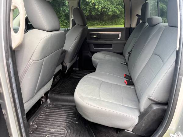 2014 RAM 2500 SLT 4x4 Mega Cab 160.5 in. WB Automatic — photo 6