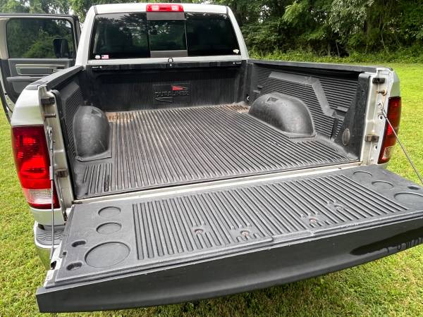 2014 RAM 2500 SLT 4x4 Mega Cab 160.5 in. WB Automatic — photo 4