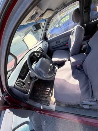 1999 Toyota Tacoma Base 4x2 Xtracab 121.9 in. WB Manual — photo 8