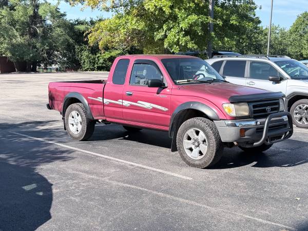 1999 Toyota Tacoma Base 4x2 Xtracab 121.9 in. WB Manual — photo 1