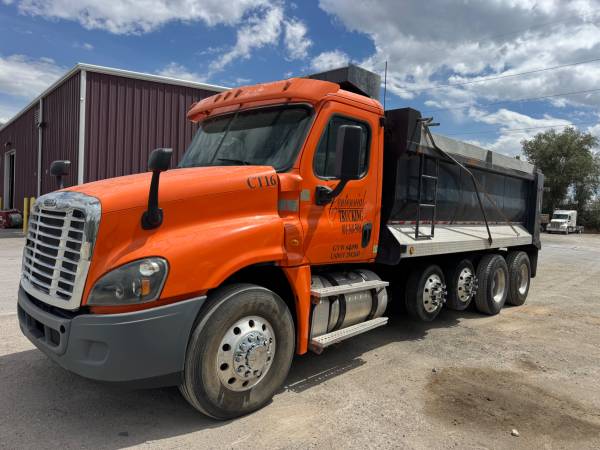 2016 Nissan Freightliner Axle — photo 1