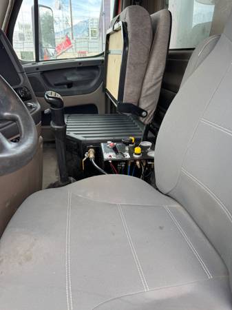 2016 Nissan Freightliner Axle — photo 7