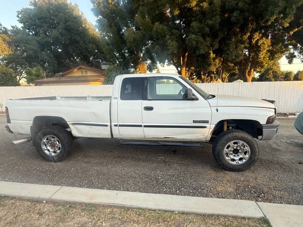 1998 Dodge RAM 2500 ST 4dr Extended Cab LB — photo 4