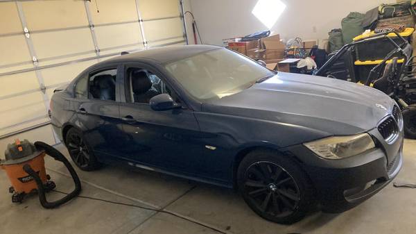 2011 BMW 328i Sedan — photo 3