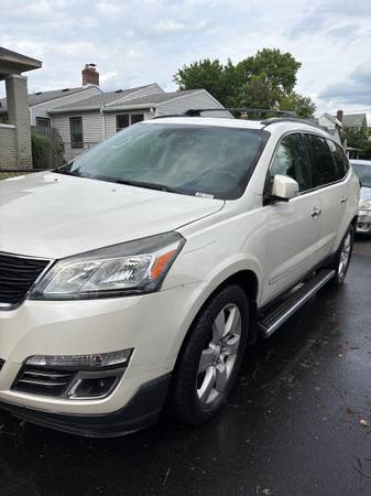 2015 Chevrolet Traverse LS All-wheel Drive Automatic — photo 2